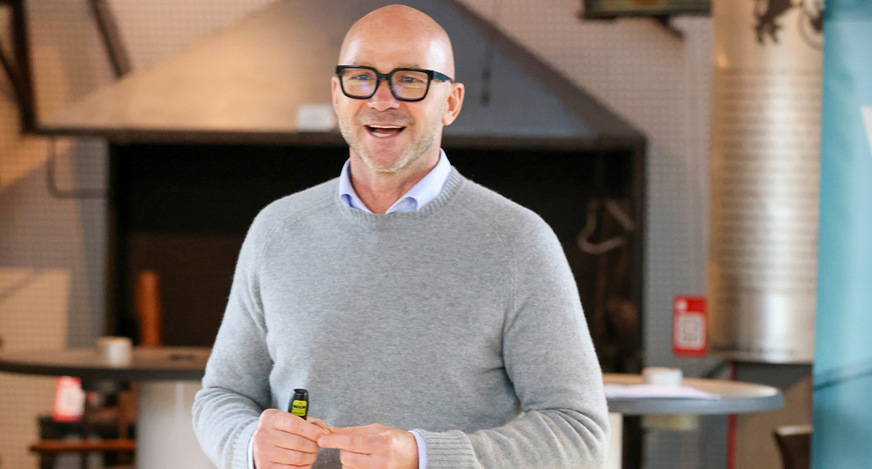 Ingo Gramm schildert die Funktionsweise bepflanzter Metall-Systemfassaden