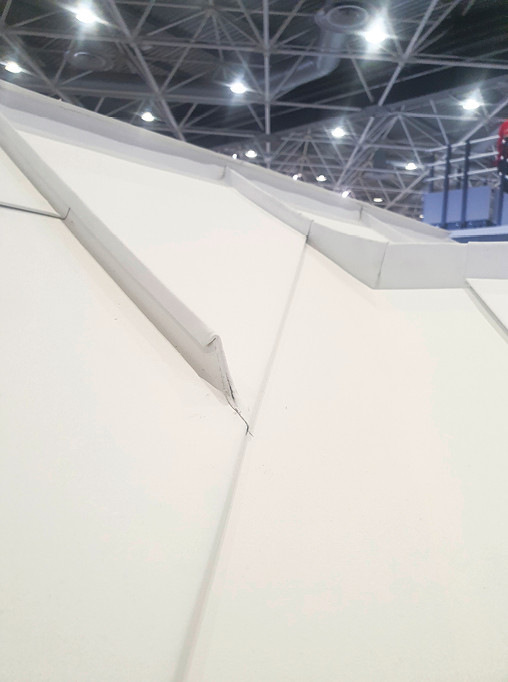 Übergang der Dachflächen in die Kehle des Modells