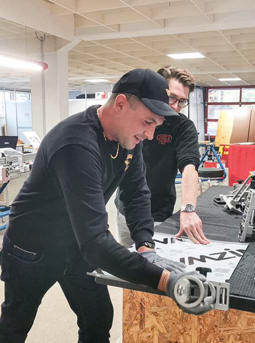 Daniel Sebenji beim Werkzeugtest