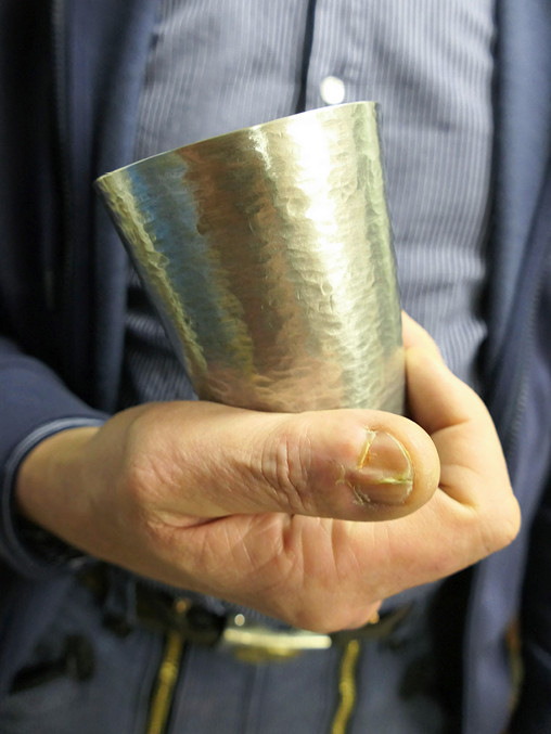 Geschafft! Der Zinnbecher ist nun einsatzbereit