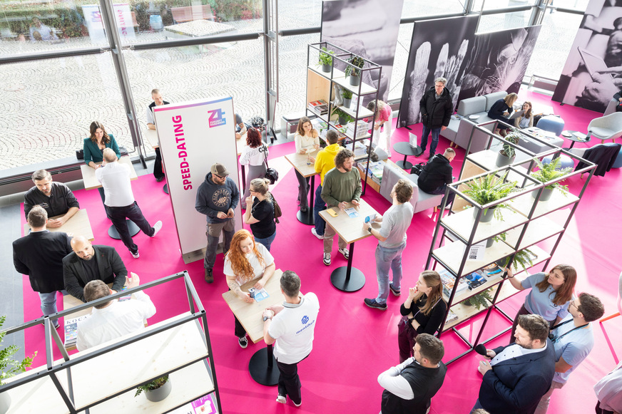 Im Ausstellungsbereich bestehen umfassende Netzwerkmöglichkeiten