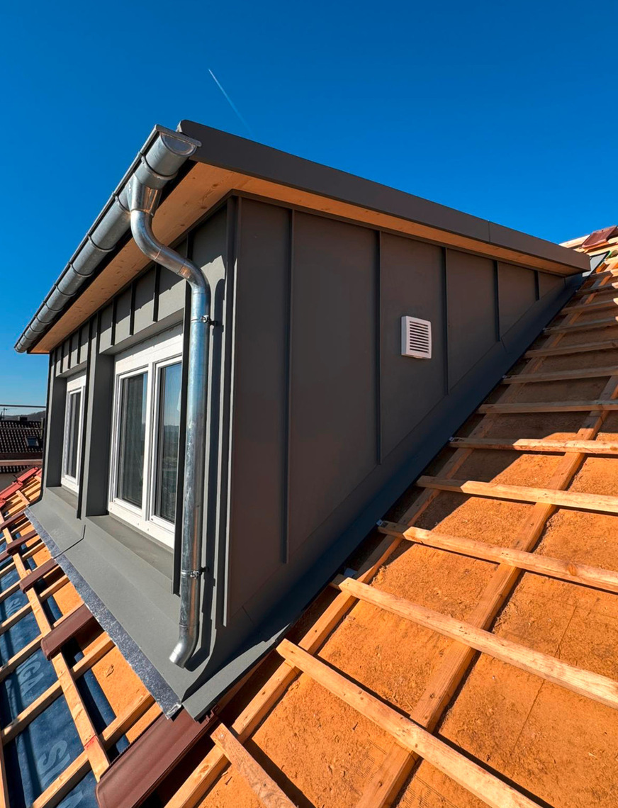 Alles aus einer Hand: Dach, Gaube und Metallarbeiten