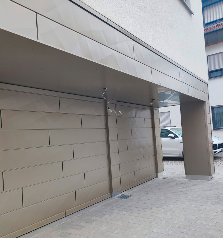 Arlt & Hanisch-Metallfassade mit Aluminium-Sidings von Prefa