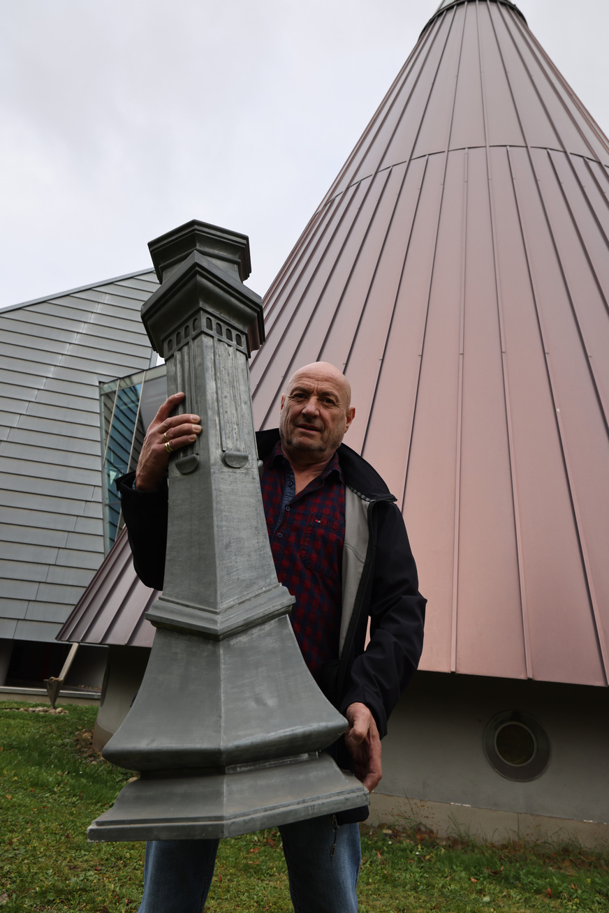 „Necko“ D. Neckermann mit dem 1910 von Georg Hubert gefertigten Meisterstück