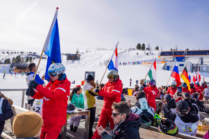 Flaggenparade der Skischule Kreischberg
