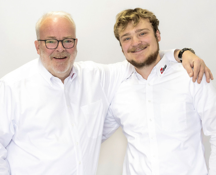 Hans-Ulrich und Max Kainzinger, Senior- und Junior-Fabrikant des Enke–Werks