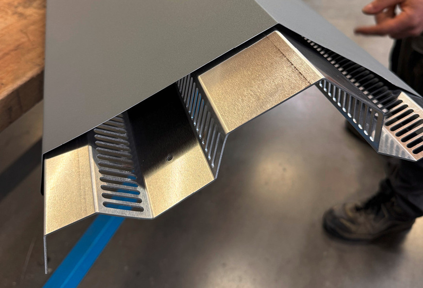 Der Laser macht’s möglich: Befestigungs- und Lüftungsprofil in einem