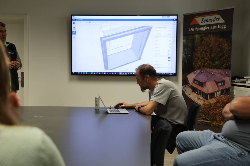 Benjamin Hutterli erklärt die Bauteilerfassung per Bendex-Software