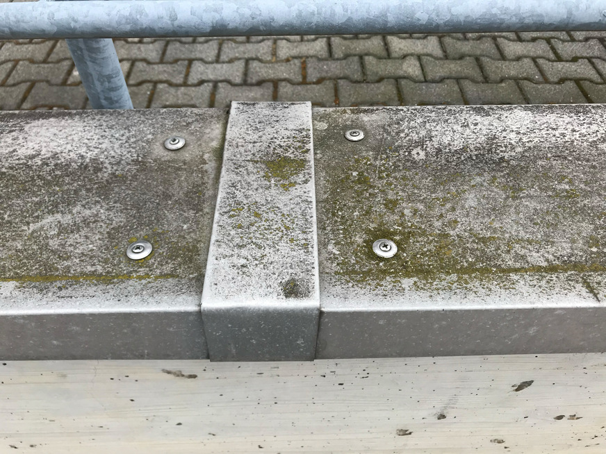 Dehnung erfolgreich verhindert, weil an der Dehnfuge geschraubt