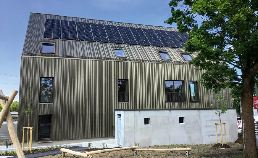 Projekt 3: Fassade und Dach aus einem Guss bzw. aus demselben Metall ist das Markenzeichen dieses Projekts in Buchloe