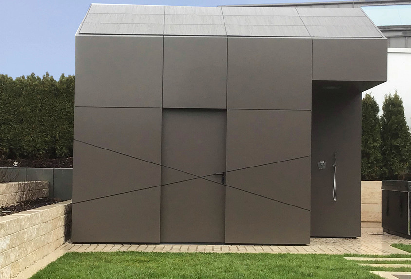 In die Fassade integrierte Türen und Tore sind eine weitere Besonderheit