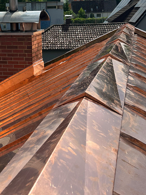 Special Effect: Die Firstabdeckung ist besonders profiliert und punktet mit einer individuellen Strukturierung