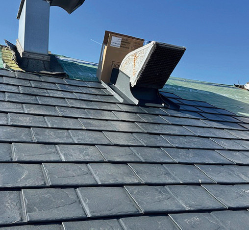 Rundgefalzte Einfassung an einem Lüftungselement