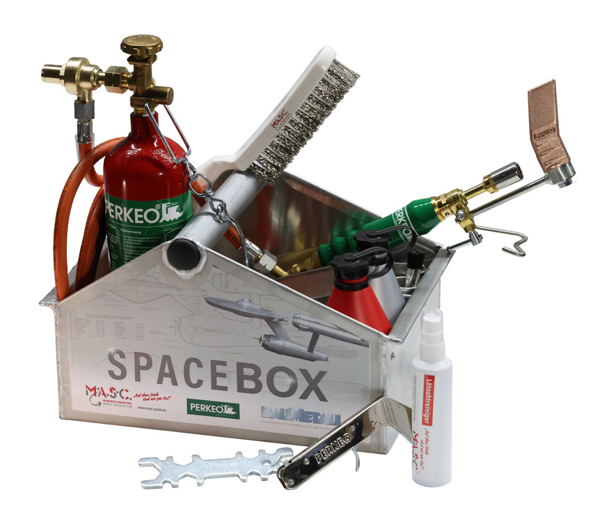 Prall gefüllt: Die Spacebox ist eine streng limitierte Lötkiste mit starkem Inhalt. Zu haben ist sie nur auf der Dach+Holz. Infos dazu gibt es bei Perkeo und bei M.A.S.C. in Vöhringen