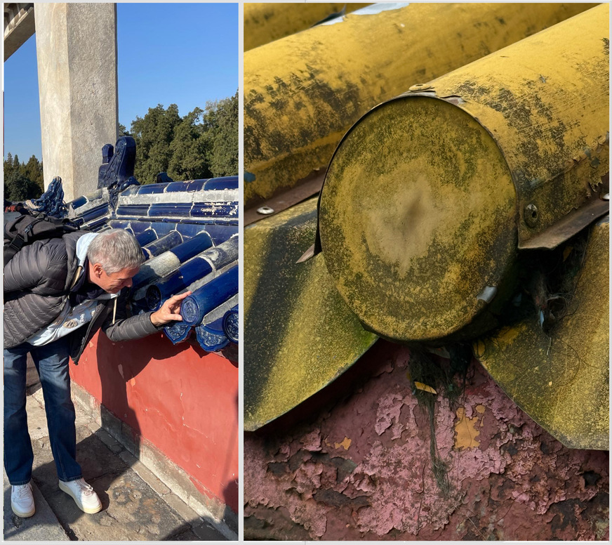 Andreas Buck inspiziert Endkappen an chinesischen Tonziegeln und entdeckt knallgelbe Nachbauten aus Metall