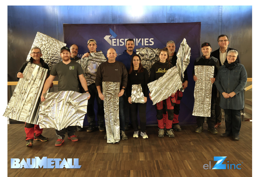 Glückliche Teilnehmer, Workshop-Trainer und Partner