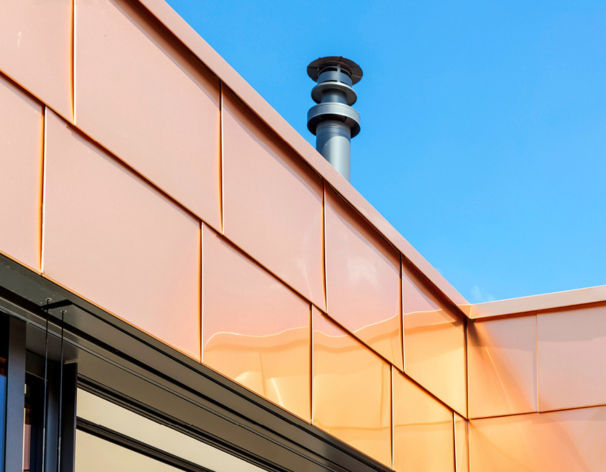 Damit die Kupferfassade ihre volle Wirkung entfalten kann, war höchste&nbsp;Akkuratesse bei der Verarbeitung gefragt