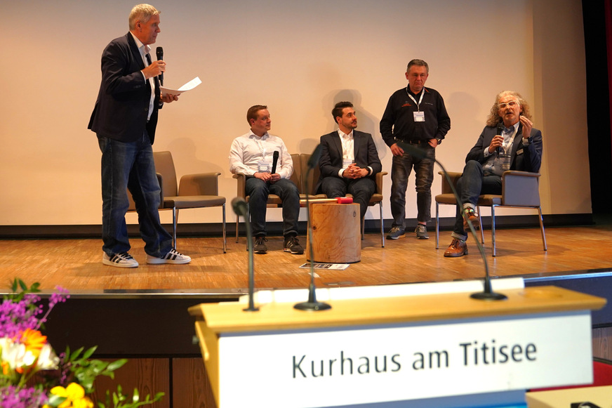 Spontan: Hannes Gayer (r.) berichtet über digitale Aufmaßtechniken