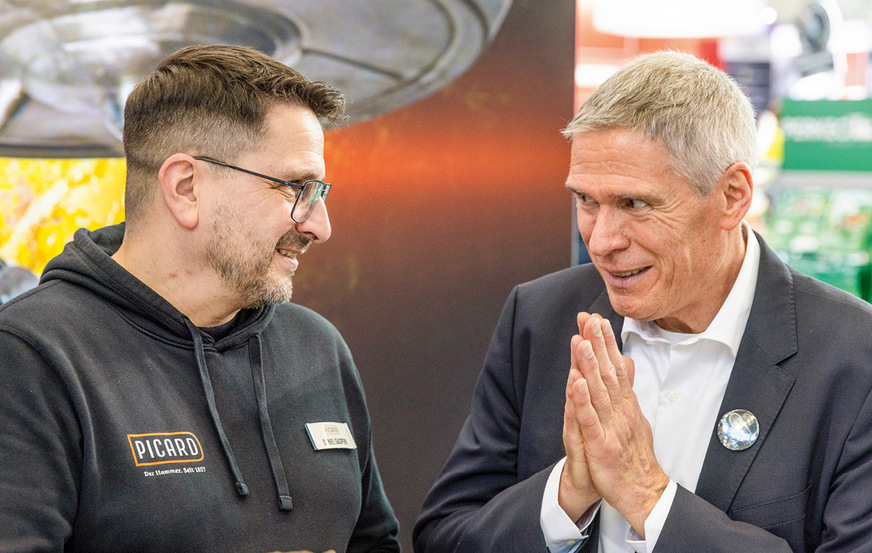 Andreas Buck dankt Daniel Gasperi von Picard für die Unterstützung