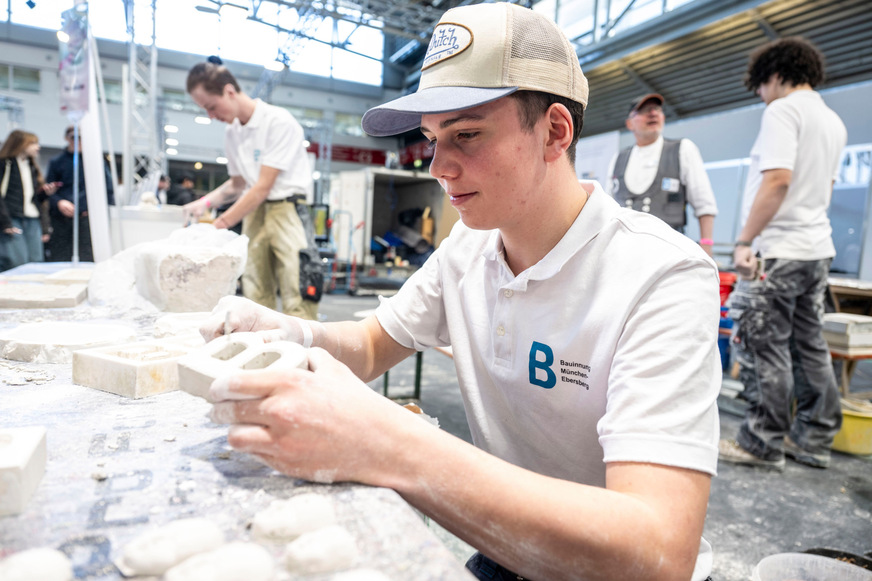 Auf der Sonderfläche „Macher gesucht“ der Internationalen Handwerksmesse 2026 konnten Jugendliche ihr Talent testen, sich über Karrierechancen informieren und herausfinden, welche Möglichkeiten das Handwerk bietet.