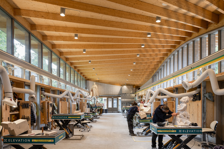 Die Werkstätten im Heritage Quad bieten Raum für Steinmetzarbeiten und weitere traditionelle Handwerksberufe, die dem Erhalt des York Minster dienen.&nbsp;