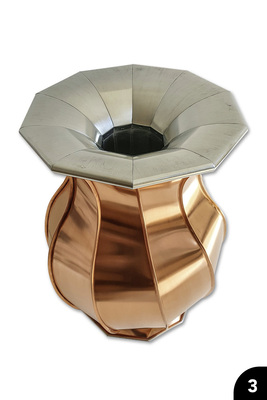 „Zehnteilige gedrehte Vase“, Kupfer und Titanzink, Falztechnik, Wulste, Löttechnik