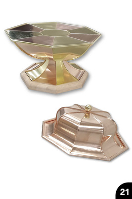  „Tischplatte mit Sockel und Abdeckhaube“, Kupfer und Messing, Falztechnik, Drahteinlage, Wulstabschlüsse