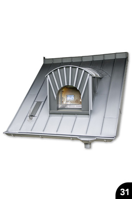 „Dachmodell mit Bogengaube, Rinnenerweiterung und Dachhaken“, Titanzink, Falztechnik, Leistendeckung