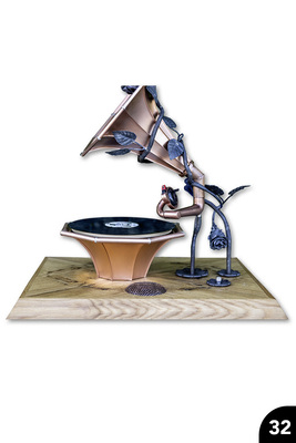 „Funktionsfähiger Bluetooth- und Plattenspieler in Grammophonoptik“, Kupfer, Falztechnik, Wulstabschlüsse, Löttechnik