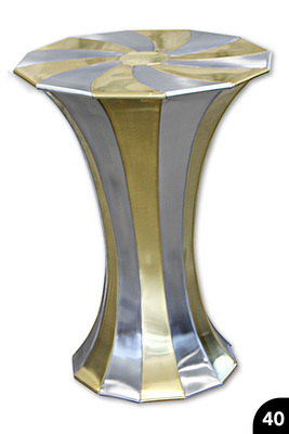 „Stehtisch“, Titanzink und Messing, Falztechnik, Wulstabschlüsse