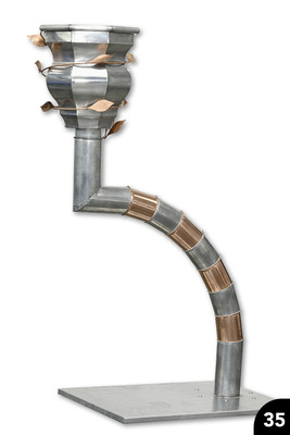 Rinnenkessel + Gliederbogen: Falz- und Löttechnik mit getriebenem Blattschmuck. Materialmix