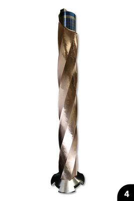 Aufzugtestturm-Modell: Eingeschwungene und um 360° gedrehte Segmente. Falztechnik, Drahteinlagen. Cu + VA