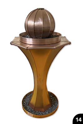 Zierbrunnen: Wasserfangschalen Pittsburgh-Falz, achtteilige Brunnensäule 4 mm-Stehfalz, zwölfteilige gefalzte Kugel. Cu