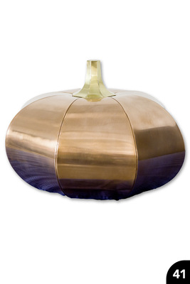 41 Meisterkürbis aus Kupfer mit ausgeschwungenen Falzverbindungen und eingeschwungenem Stil 