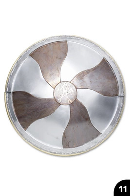 11 Mehrteiliger Spengler-Schild mit geschwungen verlaufender Falzführung