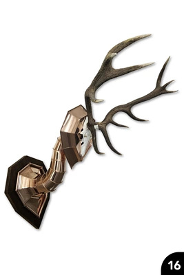 16 Jagdtrophäenhalter aus Kupfer mit Mantelfalzen, Wulstfalzen, Längsfalzen und innen liegenden Falzen sowie Lötnähten und Drahteinlagen