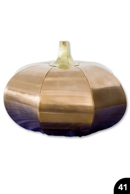 41 Meisterkürbis aus Kupfer mit ausgeschwungenen Falzverbindungen und eingeschwungenem Stil