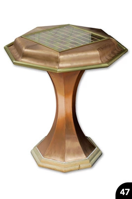 46 Kupfer-Meisterobjekt mit schwanenhalsförmigem Ständer und geschwungenem Sockel