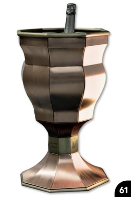 61 Sektkühler mit konkav/konvex geformten, gefalzten Segmenten und Zierwulst