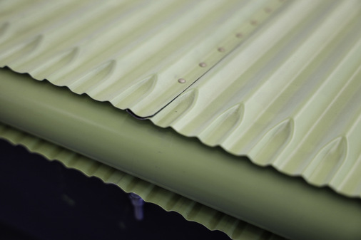 …  die Weiterverarbeitung wie hier am Leitwerk