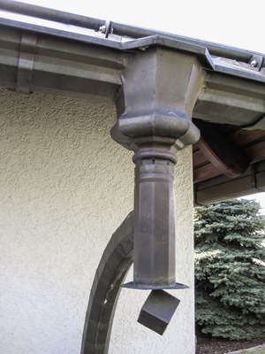Kunstvoll gestalteter 
Rinnenkessel 