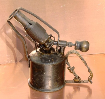 Alte Lötlampen haben einen besonderen Charme.