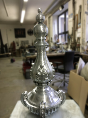 … das am Sockel einer Dachspitze zum Einsatz kommt