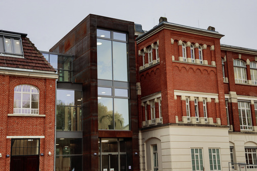Mut zu Neuem: ein Cortenstahlturm aus dem Hause Smejkal