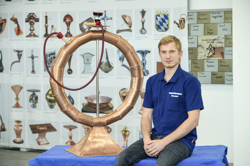 Kreisrunde Kupfer-Shisha von Marius Schärf