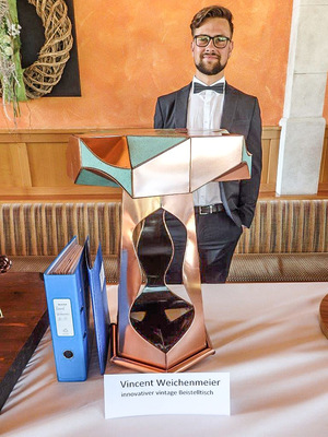 Vincent Weichenmeier ist mit seinem innovativen Vintage-Beistelltisch erfolgreich﻿