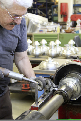 Kugeldrücken in der Kisso-Werkstatt 