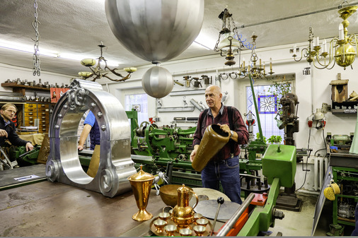 Blick in Manfred Schulzes Gürtlerei