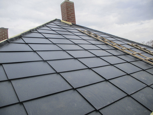 Strukturiert: Die Haushaut-Aluminiumschindel macht eine gute Figur