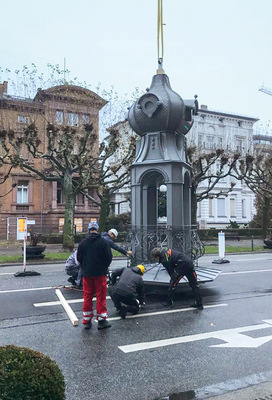 Kurz vor Abflug: Letzte Überprüfung der Turmlaterne